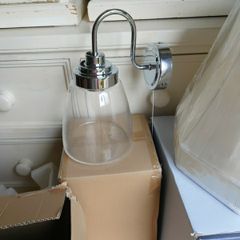 Bathroom light fitting