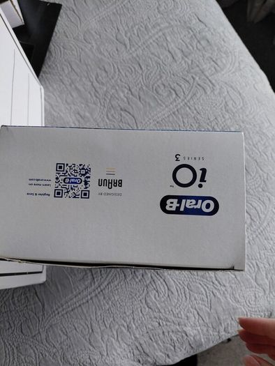 Oral-B iO Series 3 Electric Toothbrush Gift Edition in Matt Black