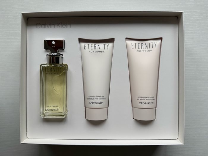 Brand new Calvin Klein Eternity Eau de Parfum For Women Gift Set