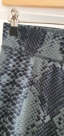 DUNNES Performance python print leggings Sz M (Fit 10-12UK)