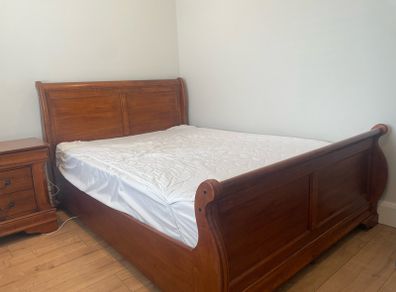 Sleight bed & Locker