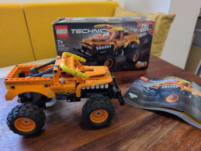 Lego technic pull-back
