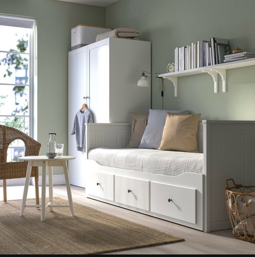 Hemnes day bed