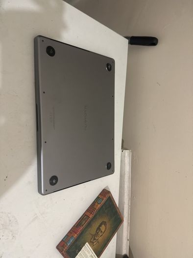 MacBook Pro 14"