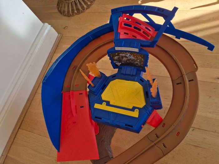 hot wheels Monster Jam track