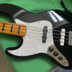 Squier Classic Vibe 70s Jazz Bass Left Handed guitar