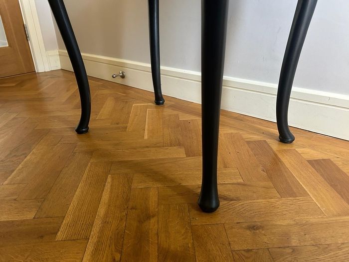 End table / hall table
