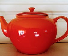 Le  Creuset tea pot
