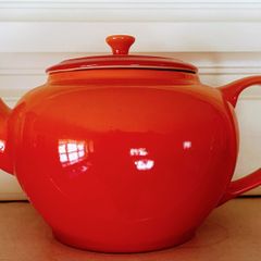 Le  Creuset tea pot