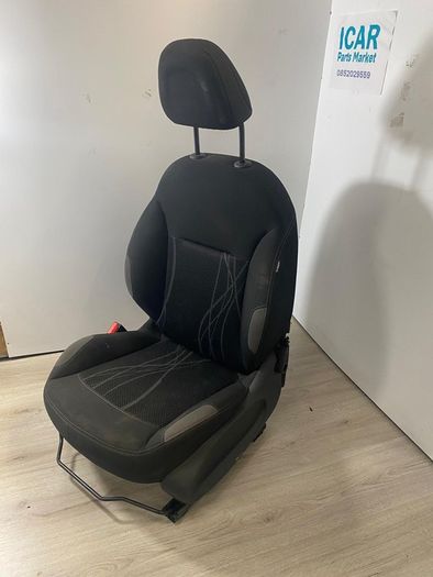 2014 Peugeot 208 Seats Set