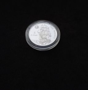 Niue : 1992 Five Dollars Silver Coin Featuring HMS Bounty