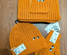 Brand new Anya hindmarch X Uniqlo scarf gloves and hat