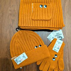 Brand new Anya hindmarch X Uniqlo scarf gloves and hat