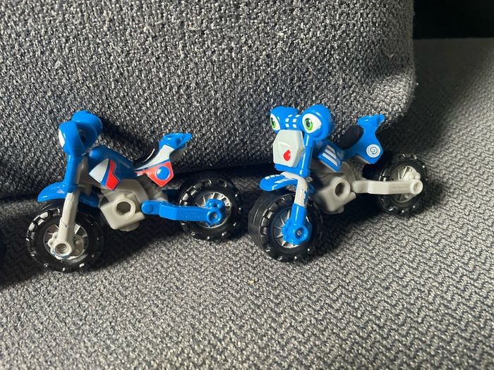 Ricky zoom figures