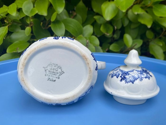 J&G Meakin Sugar bowl