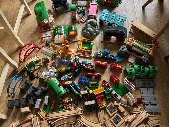 Brio - Huge lot with many boxed items