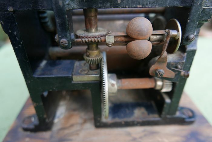 Antique Phonograph Motor - seems to work well