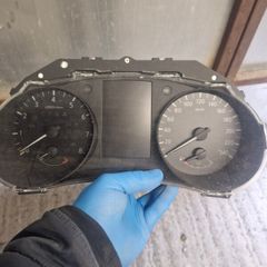 2015 Nissan Qashqai Clocks and Switchgear.