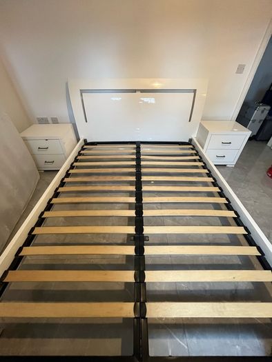 double bed 5ft plus 2 lockers