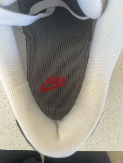 Spikeless golf shoes