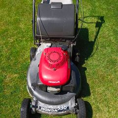 Honda HRD 536 C Hydrostatic self drive roller lawnmower with 23 inch aluminium deck,in excellent working condition.