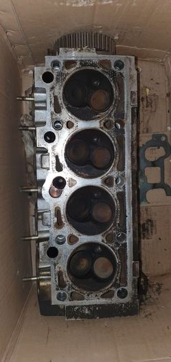 Ford Escort Fiesta 1.4 CVH complete cylinder head