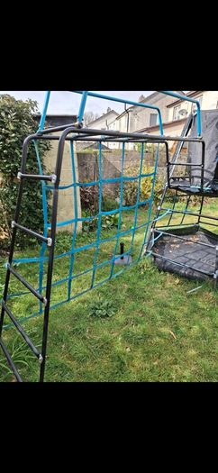 Garden climbing frame