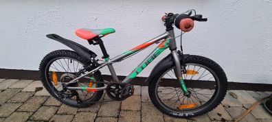 Cube race 200 kids bike
