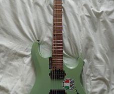 Harley Benton price drop.