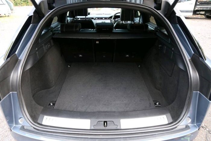 201 range rover velar HSE  R-Dynamic
