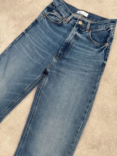 Zara jeans size 32 long.