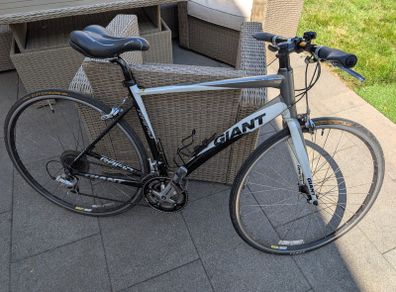 Giant Rapid Hybrid bike - Medium