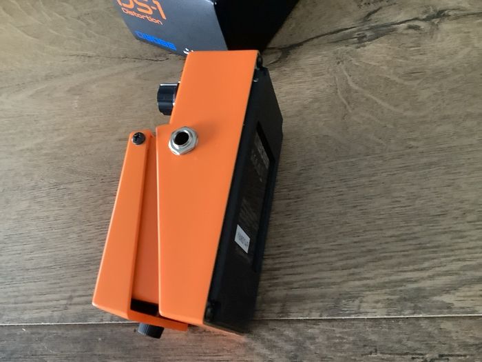 Boss DS-1 Distortion guitar effect box