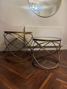 set of 2 side tables