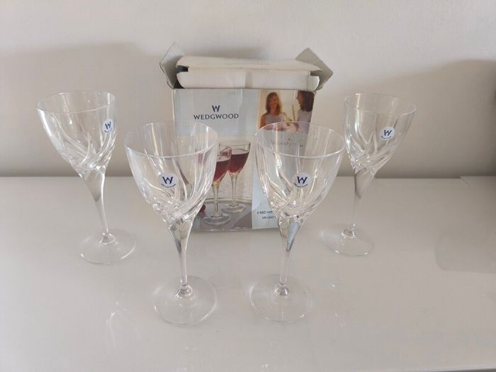 Wedgwood Elegance 24% Lead Crystal Red Wine Glasses Set of 4  Boxed