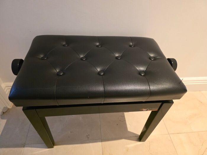 piano stool