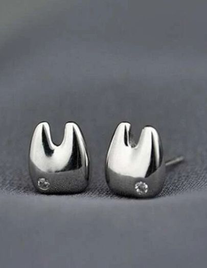 New Rhinestone Decor Structured Stud Earrings