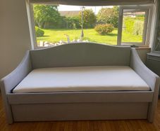 trundel bed