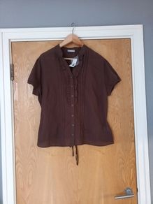 Wallis Brown Blouse. S.20   B.N.W.T.
