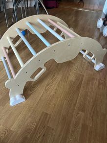 Wooden climbing arch