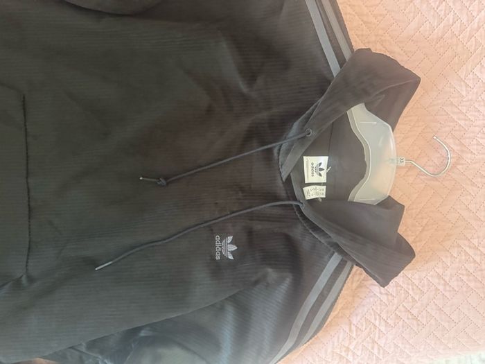 Brand new Adidas women's black velour hoodie jumper size UK14 EU42 Postage included