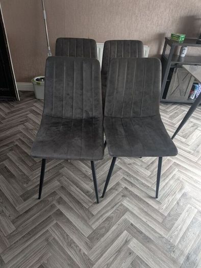kitchen table - 4 chairs