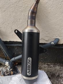 Arrow exhaust