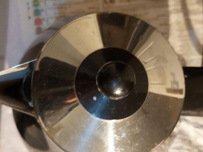 DeLonghi micalite Electric Kettle, Model KBOM3001.BK, in excellent condition and working perfect