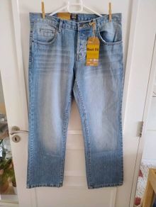 Mens denim jeans bootcut 36 waist and 32 leg new with tags and in excellent condition with no issues FREE STANDARD POSTAGE INCLUDED