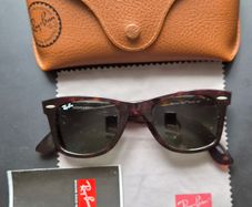 Ray-Ban Wayfarer Sunglasses Like New