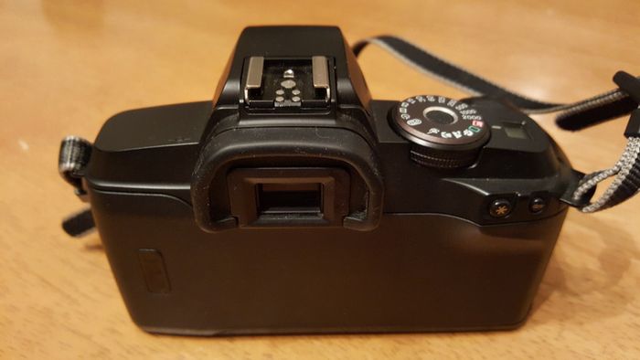 Canon EOS 5000 35mm film camera