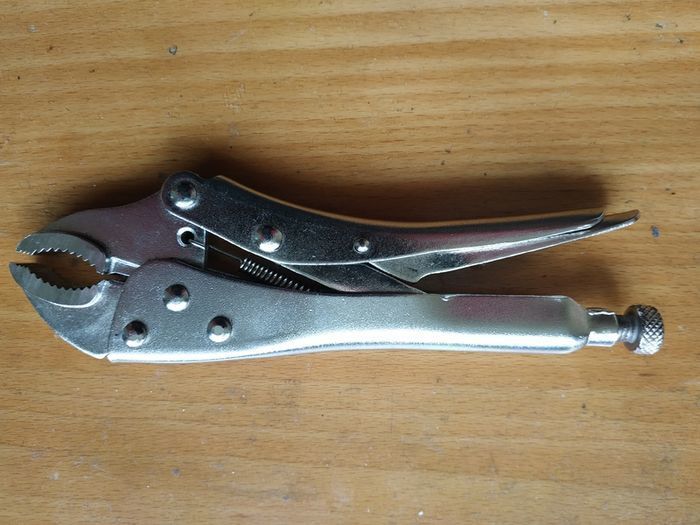 Curved Jaw Self Grip Pliers