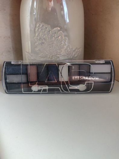 Brand New 12 colour eyeshadow palette, L.A. Colors