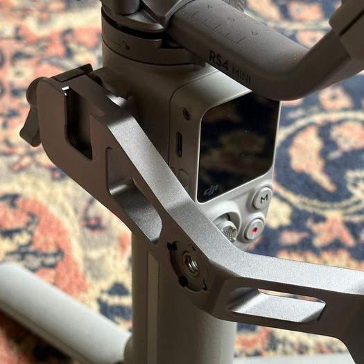 DJI RS 4 Mini Combo with Intelligent Tracking Module